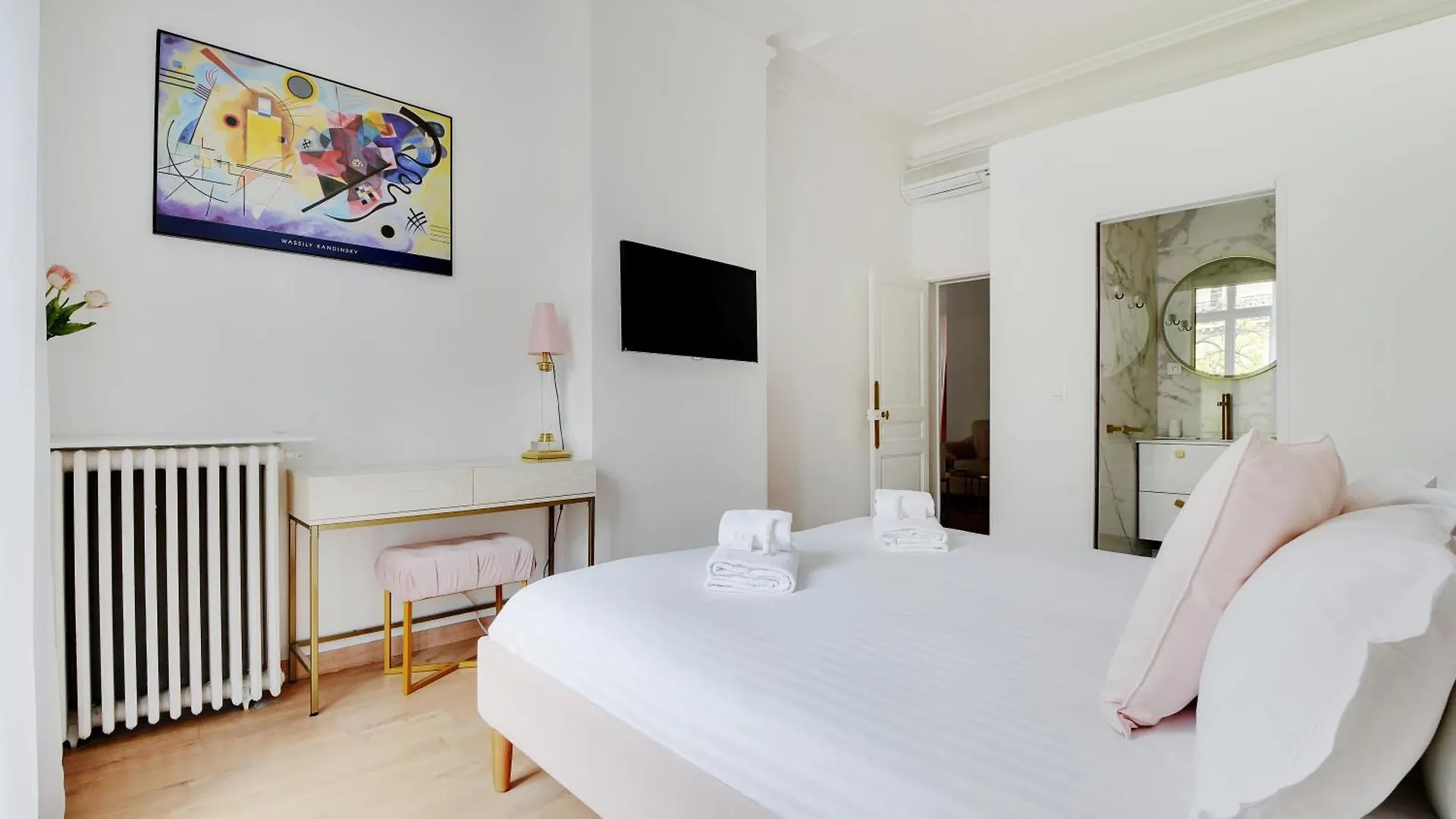 Pick A Flat's In Republique - Avenue De La Republique Apartment